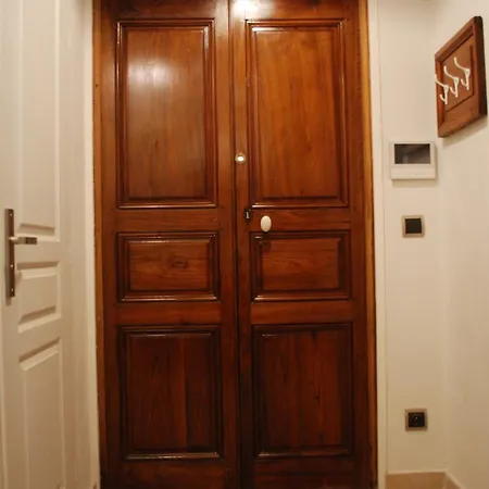 Sortie 44 - Newly Renovated 1 Bedroom, Center Of Old Appartement