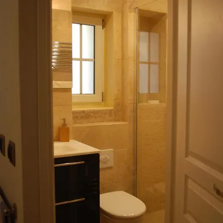 Appartement Sortie 44 - Newly Renovated 1 Bedroom, Center Of Old *