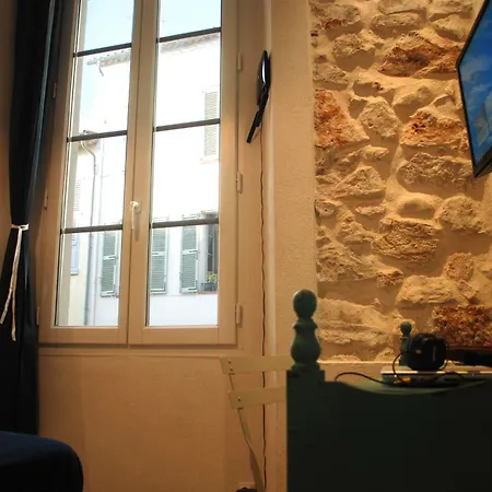 Appartement Sortie 44 - Newly Renovated 1 Bedroom, Center Of Old Antibes